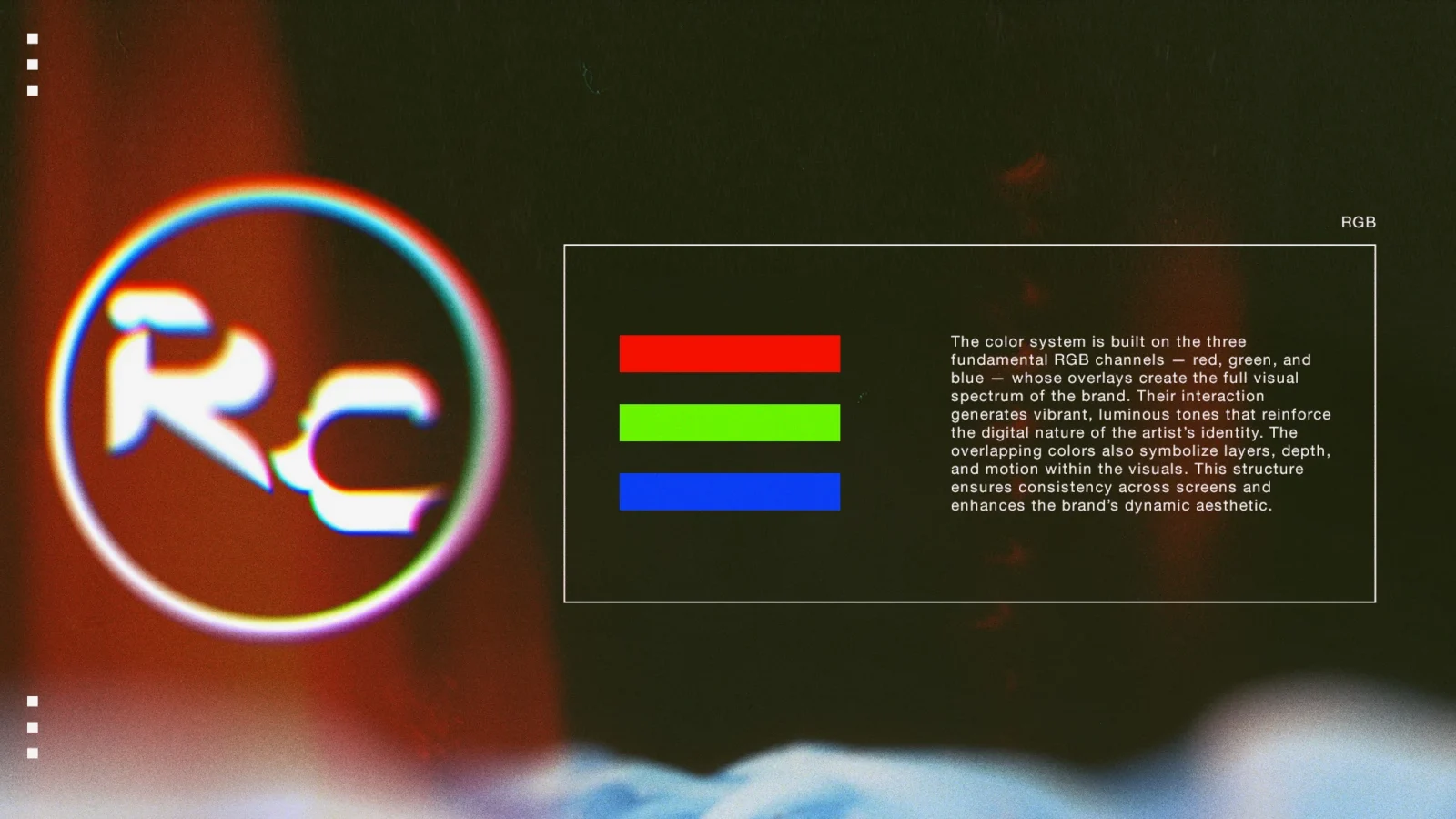 Página “RGB” de la guía de marca: el icono con halos rojos, verdes y azules junto a tres barras de rojo, verde y azul puros